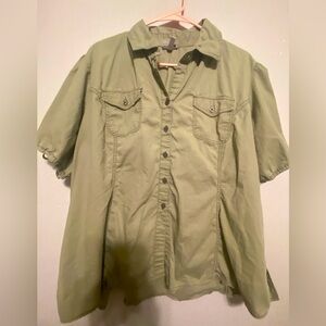 Olive or Army Green Women’s Harvé Bernard SS Button Up Shirt/Blouse - Sz 2X